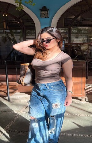 VIP call girl in Mumbai